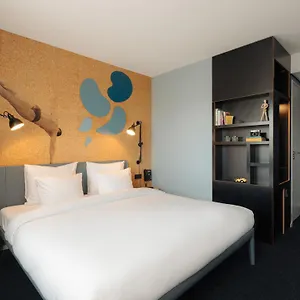 https://conscious-hotel-the-tire-station.ihotelsrotterdam.com